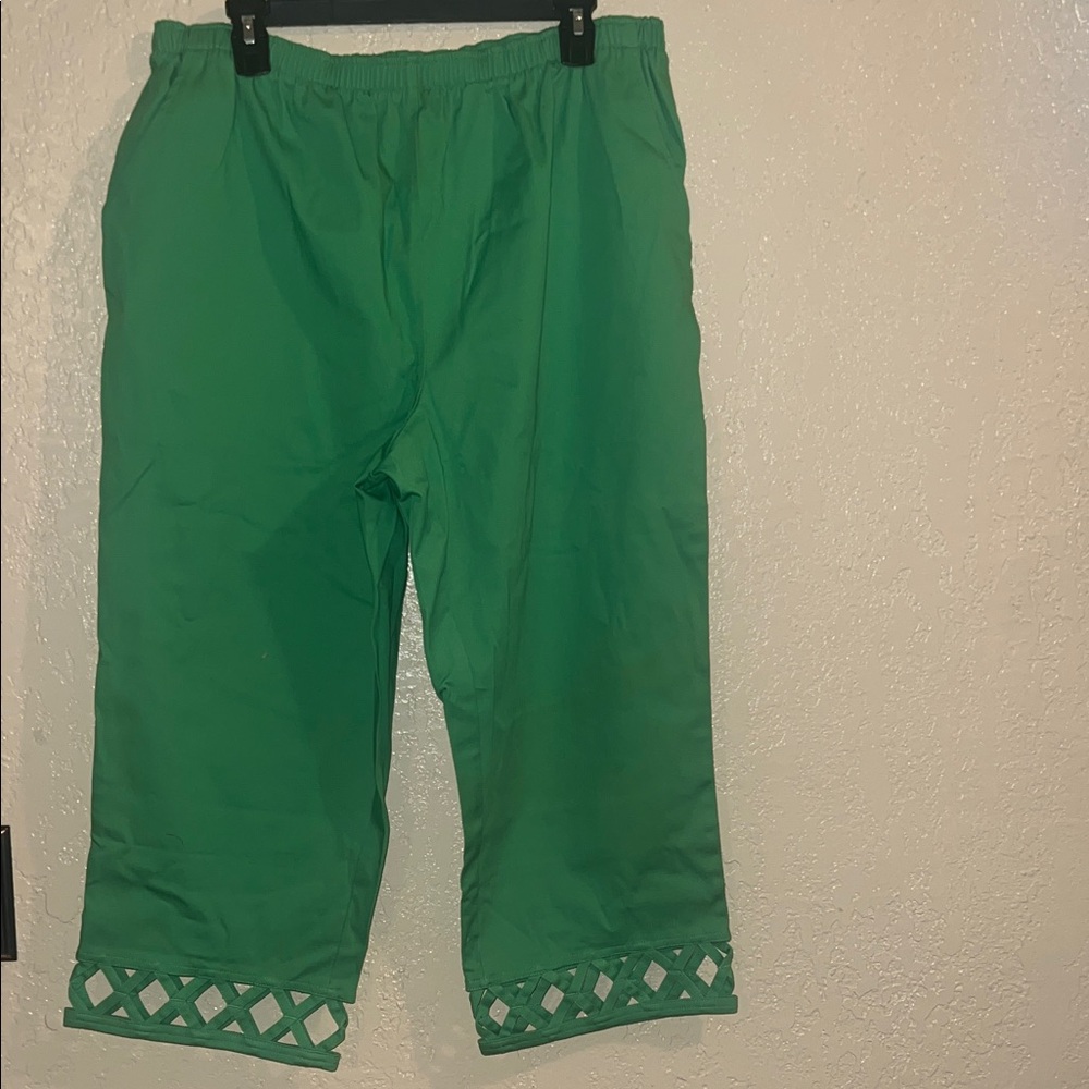 Denim&Co Green Capris with Lattice Hem